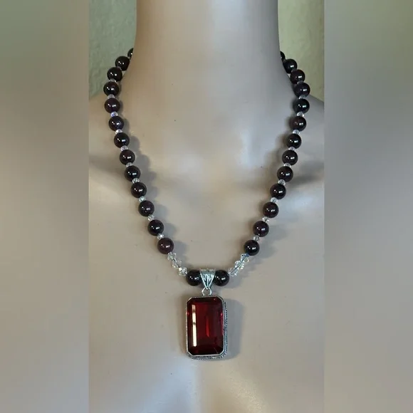 22 inch Garnet bead necklace NWOT - Picture 2 of 12